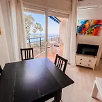 Skol 219. Skol With Sea Views Apartmán